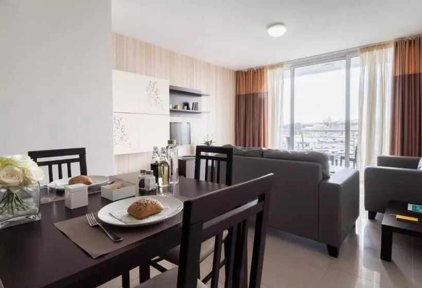 Fotos del hotel Blubay Apartments By St Hotels:  9