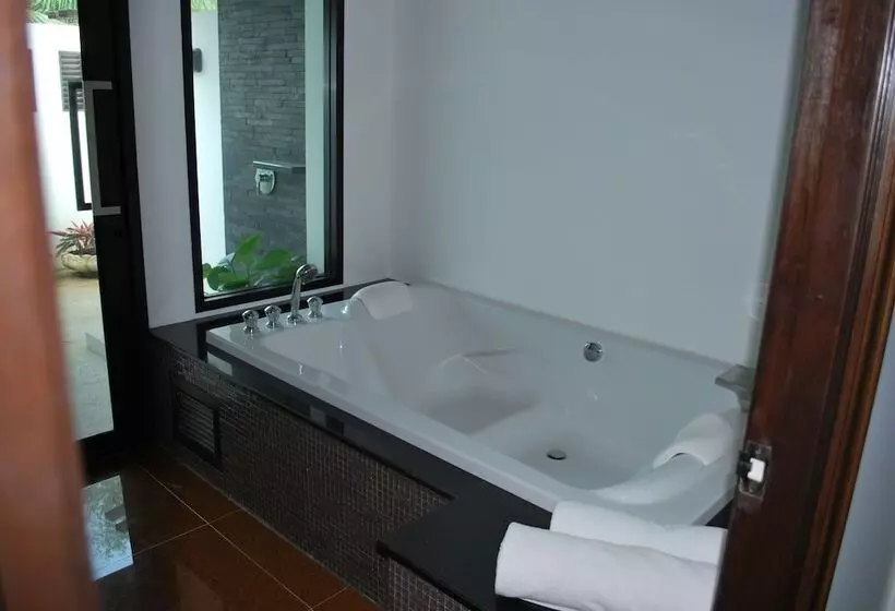 Fotos del hotel Ocean Breeze Residence:  19