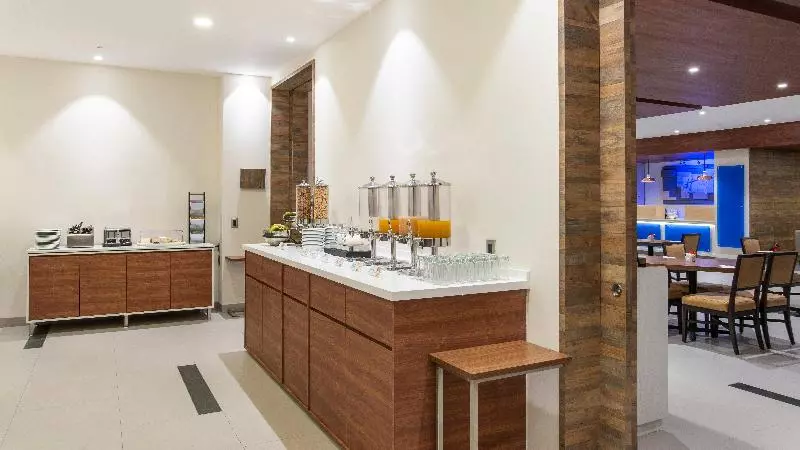 Fotos del hotel Holiday Inn Express Mexico Basilica:  23