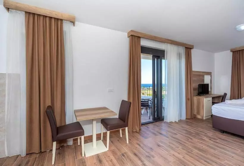 Fotos del hotel Pharos:  8