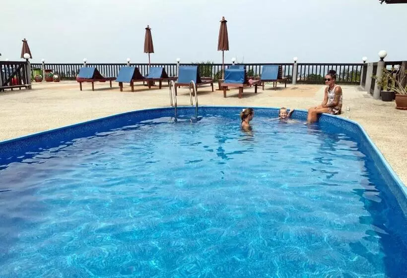 Fotos del hotel Lanta Halabala Resort:  2