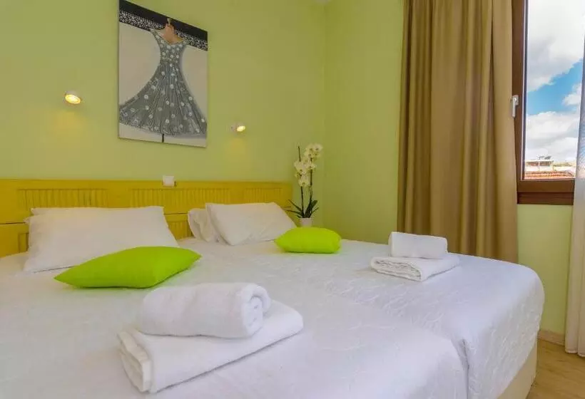 Fotos del hotel Thejoy:  24