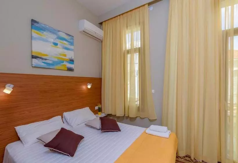 Fotos del hotel Thejoy:  17