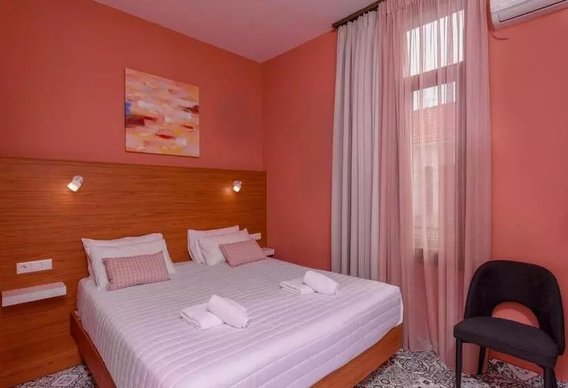 Fotos del hotel Thejoy:  14