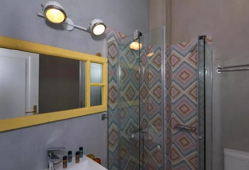 Fotos del hotel Thejoy:  3