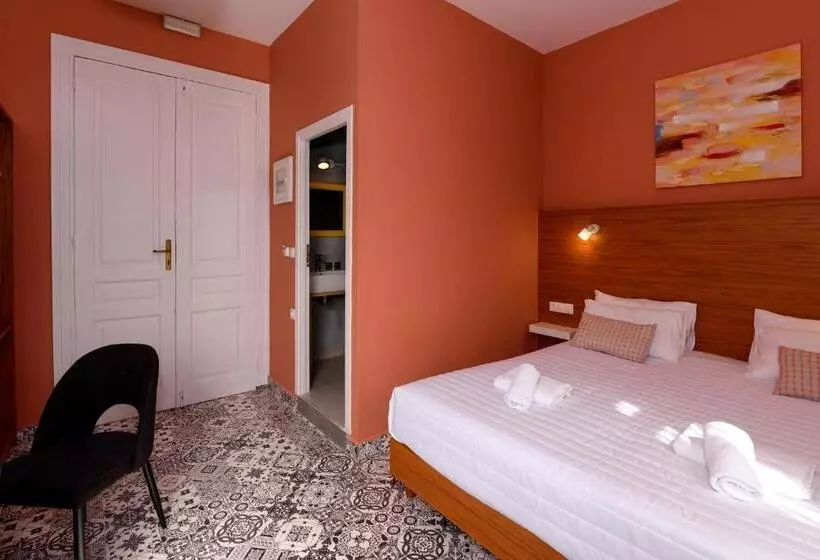 Fotos del hotel Thejoy:  11