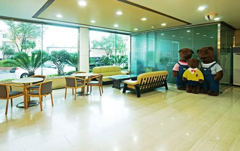 Fotos del hotel Emerald:  3