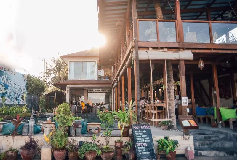 Fotos del hotel Pesona Beach Resort & Spa:  3