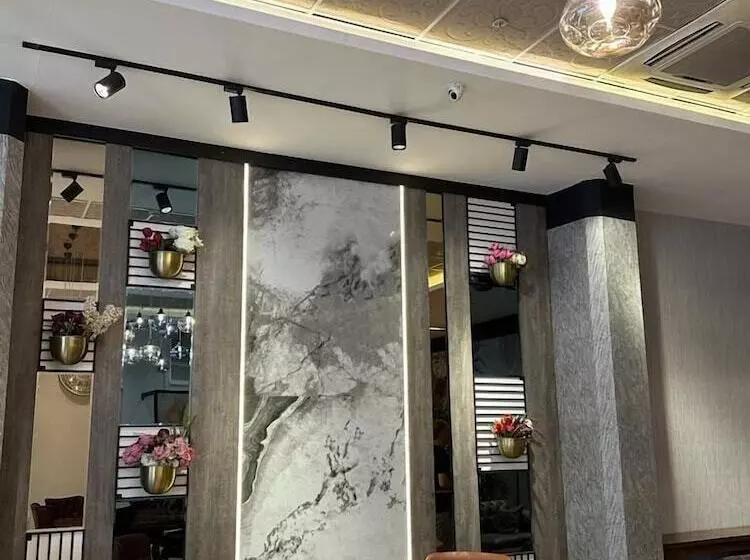 Fotos del hotel Realist:  5