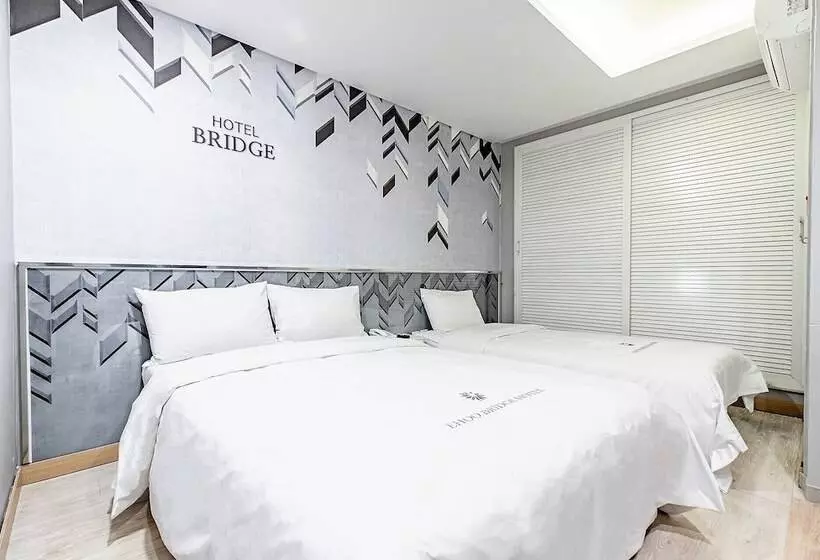 Fotos del hotel Bridge:  18