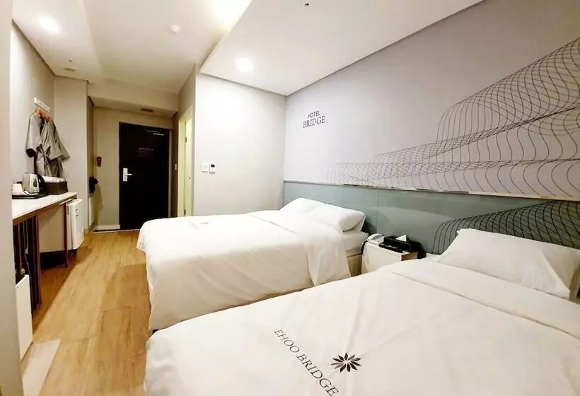 Fotos del hotel Bridge:  22