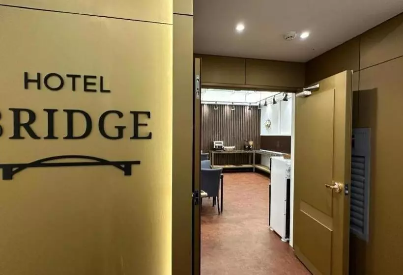 Fotos del hotel Bridge:  7