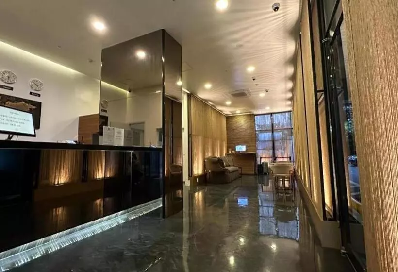 Fotos del hotel Bridge:  4