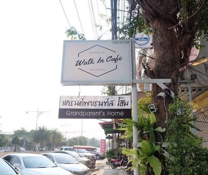 Fotos del hotel Grandparent's Home:  7