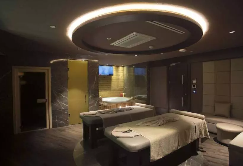 Mercure Istanbul West Hotel & Convention Center