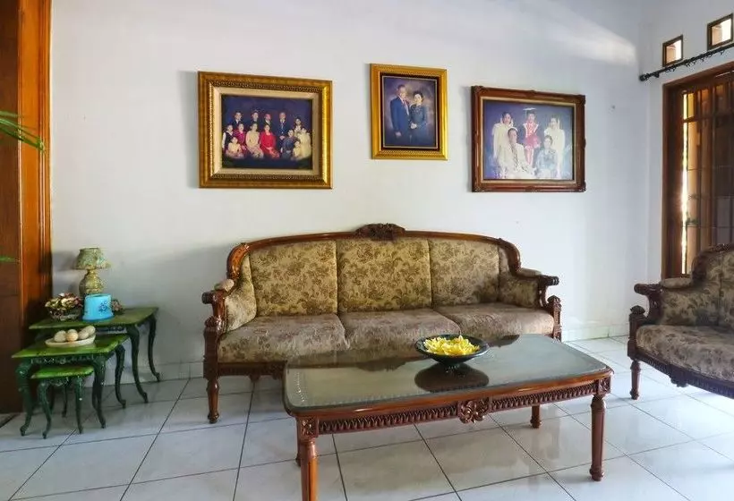 Fotos del hotel Santo Guest House:  24