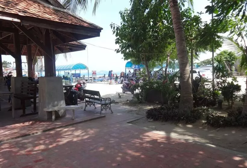 Fotos del hotel Family House Resort:  6