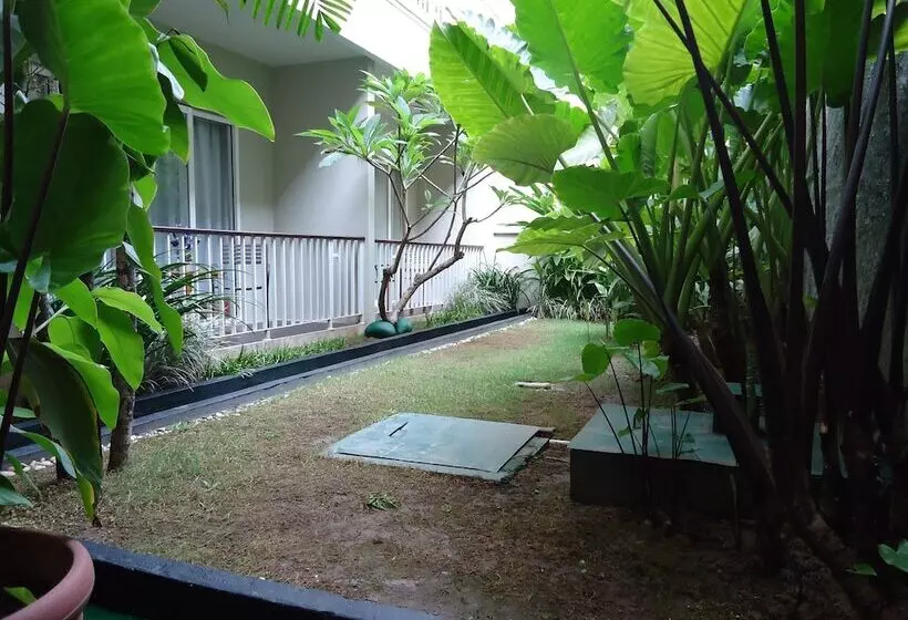 Fotos del hotel Scarlet Makassar:  11