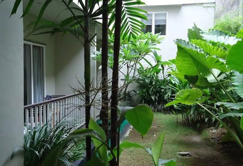 Fotos del hotel Scarlet Makassar:  25