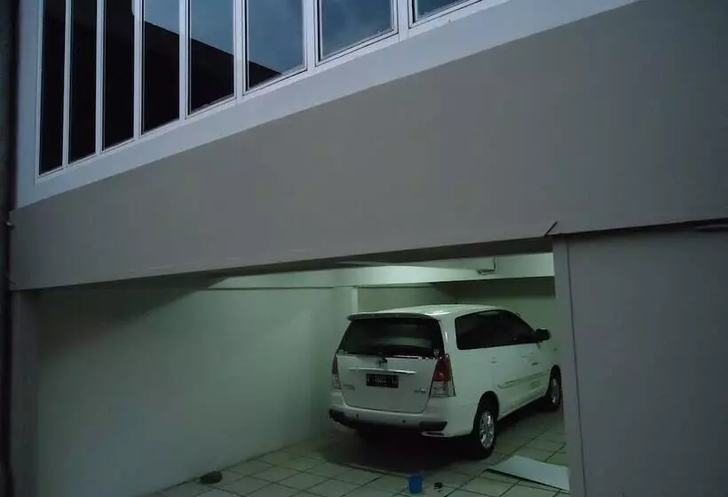 Fotos del hotel Scarlet Makassar:  10