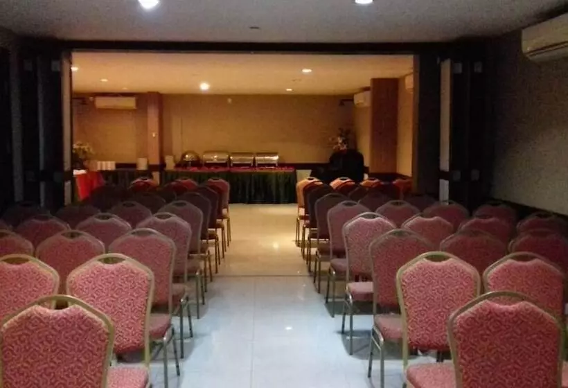 Fotos del hotel Scarlet Makassar:  7