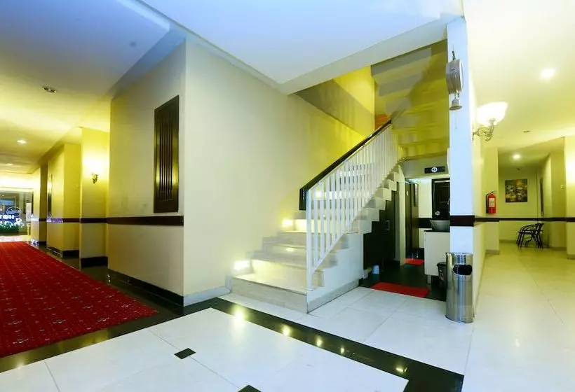 Fotos del hotel Scarlet Makassar:  5