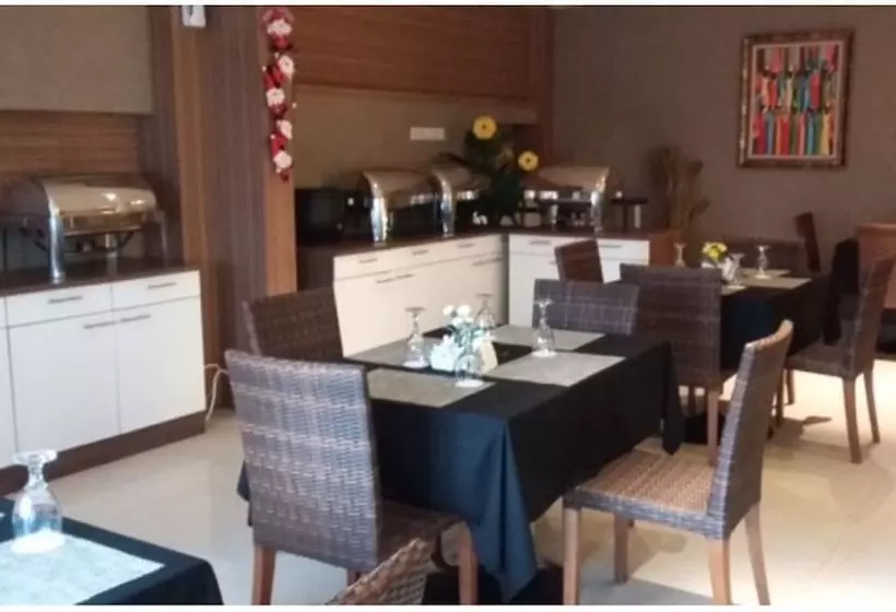 Fotos del hotel Scarlet Makassar:  20