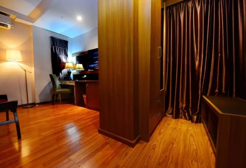 Fotos del hotel Scarlet Makassar:  13