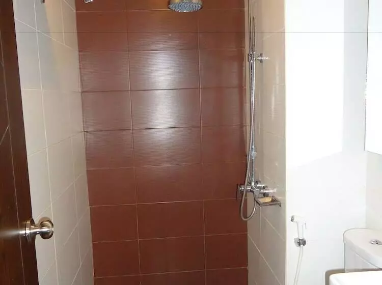 Fotos del hotel Scarlet Makassar:  16