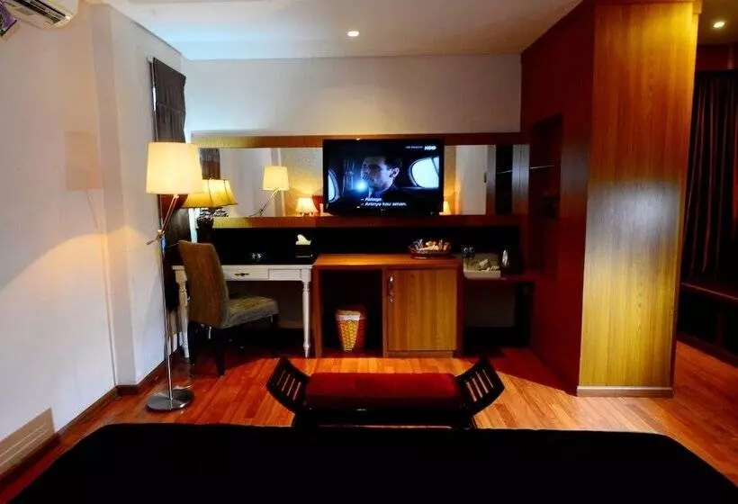 Fotos del hotel Scarlet Makassar:  19