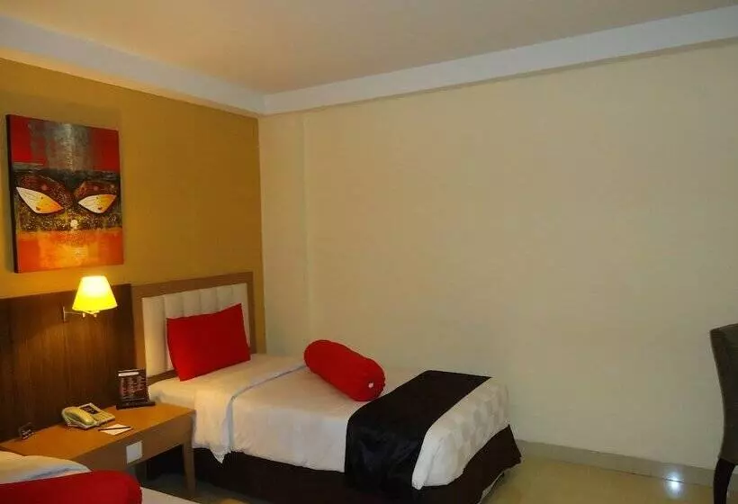 Fotos del hotel Scarlet Makassar:  2