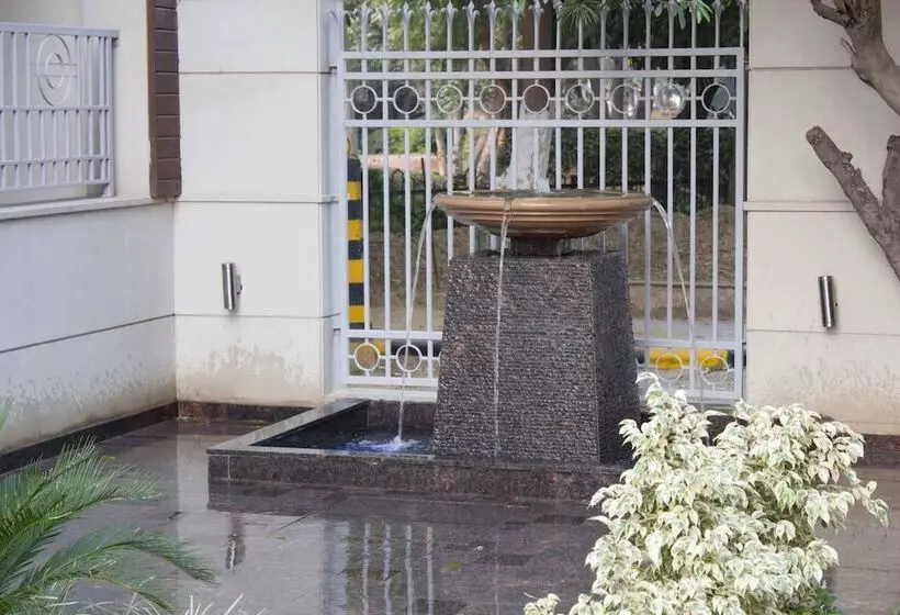 Fotos del hotel Stately Suites Mg Road:  8