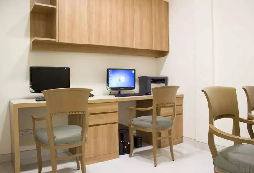 Fotos del hotel Stately Suites Mg Road:  24