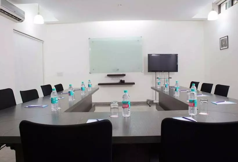 Fotos del hotel Stately Suites Mg Road:  4