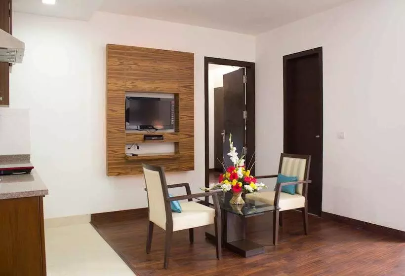 Fotos del hotel Stately Suites Mg Road:  17