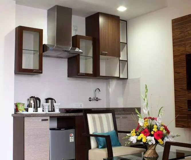 Fotos del hotel Stately Suites Mg Road:  6