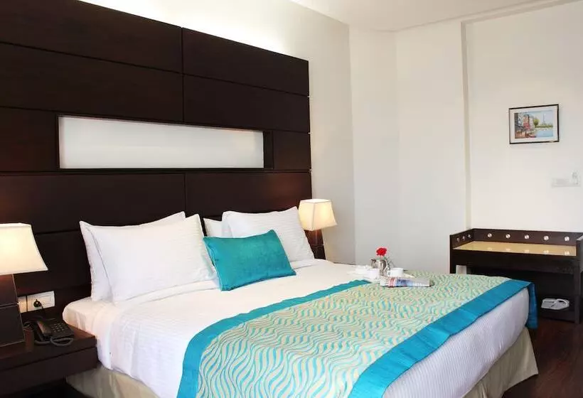 Fotos del hotel Stately Suites Mg Road:  21