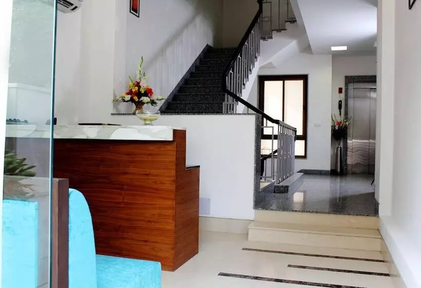 Fotos del hotel Stately Suites Mg Road:  3