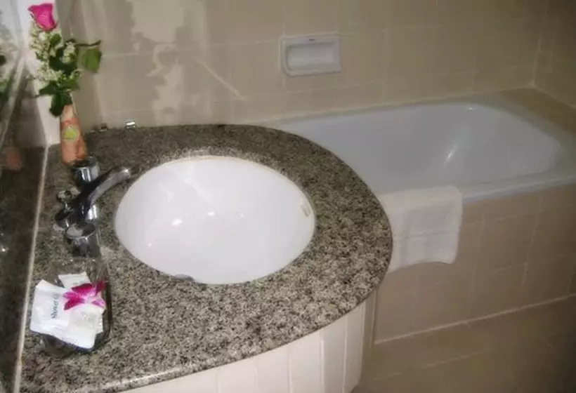 Fotos del hotel The Airport:  6