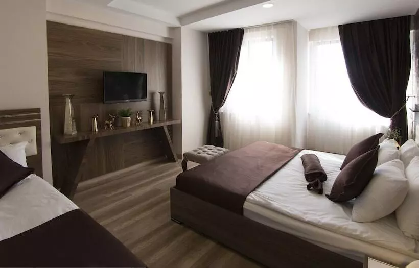 Fotos del hotel A Palace Suites:  15