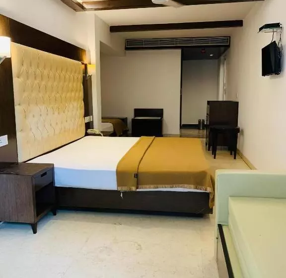 Metropolis Tourist Home