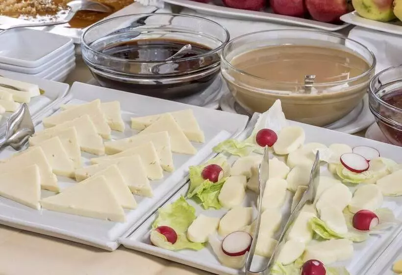 Fotos del hotel Perapolis:  8