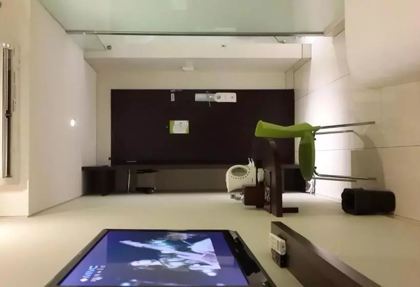 Fotos del hotel V Hotel Tebet, Jakarta:  14