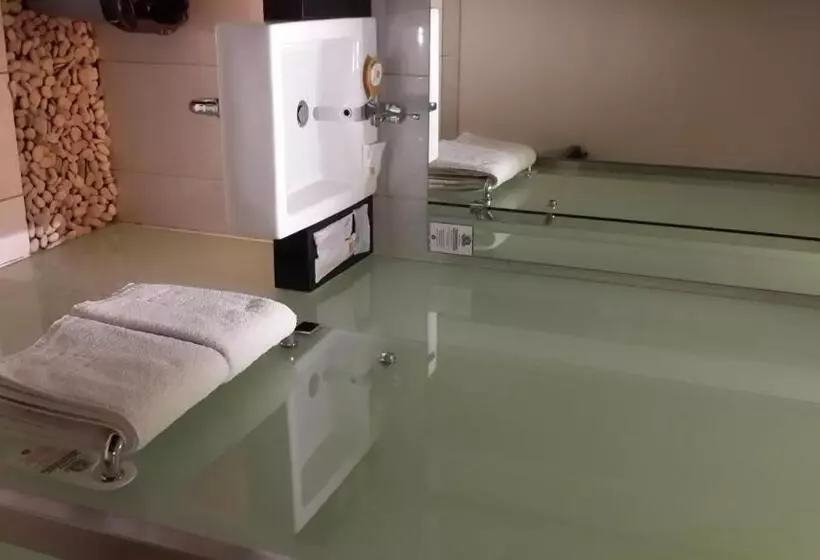 Fotos del hotel V Hotel Tebet, Jakarta:  15