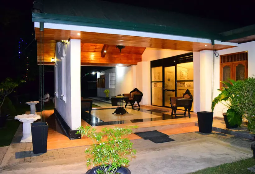 Fotos del hotel Guruge King S Island Resort:  7