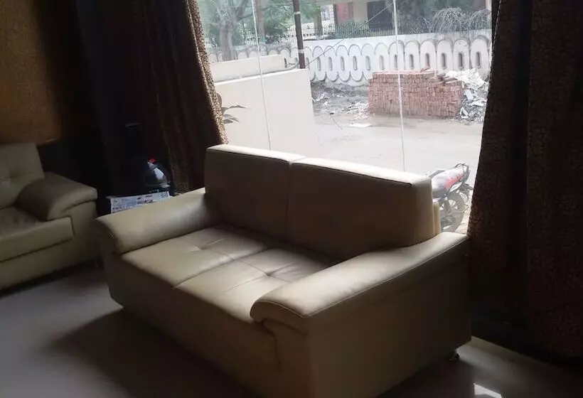 Fotos del hotel Janki International:  14