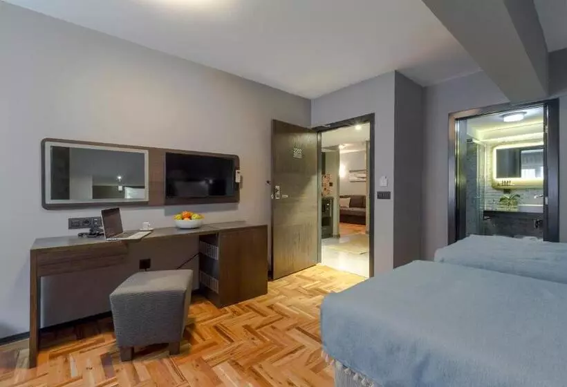 Lampa Design Hotel  Special Class