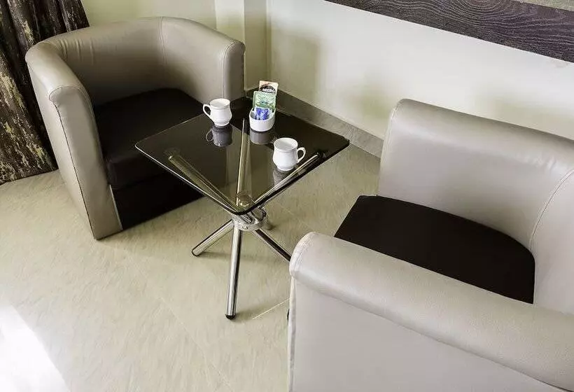 Fotos del hotel Treebo Trend Daffodil Suites:  2