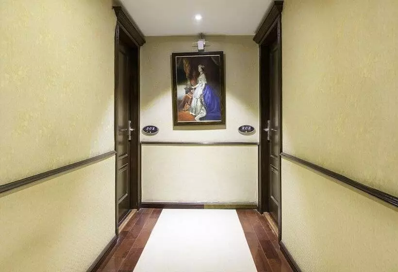 Fotos del hotel Treebo Tryst Royce New Friends Colony:  4