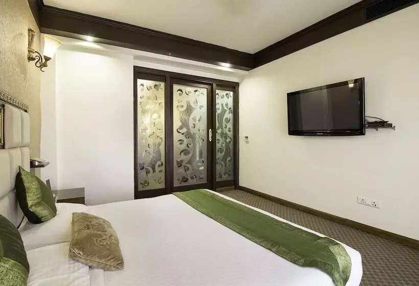 Fotos del hotel Treebo Tryst Royce New Friends Colony:  9